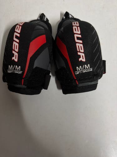 Youth Medium Bauer Elbow Pads (Used)