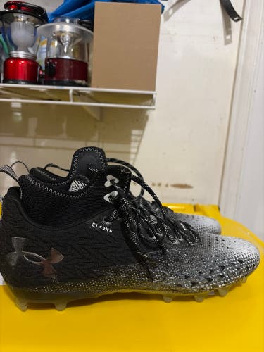 Black Men's Size M 11.5 (W 12.5) Adult Under Armour Spotlight Mid Top