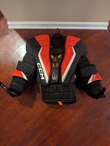 Large CCM EFlex 6 Goalie Chest Protector (Used)