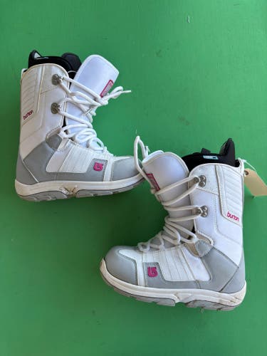 Women's Size M 5.5 (W 6.5) Burton Casa Snowboard Boots