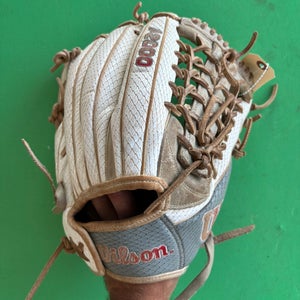 White Wilson A2000 RH Outfield Baseball Glove 12.5"