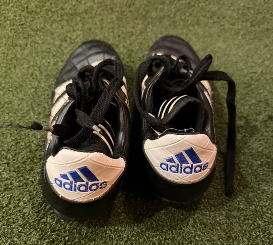 ADIDAS Youth Soccer Cleats (2426)