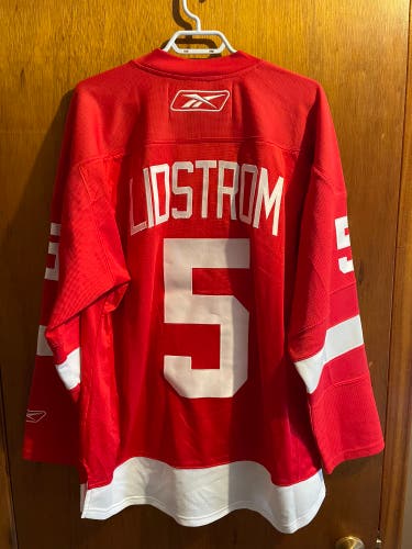 Nicklas Lidstrom Red Wings Jersey