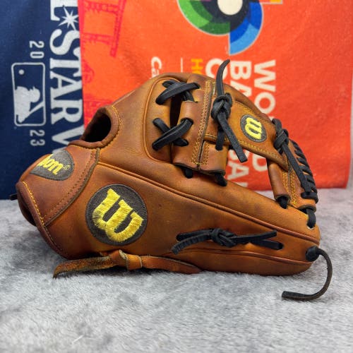 Wilson A2000 DP15 RHT Baseball Glove 11.5" (Used)