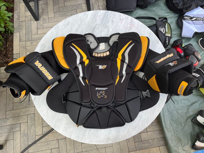 Large Vaughn Velocity V7 Goalie Chest Protector (Used)