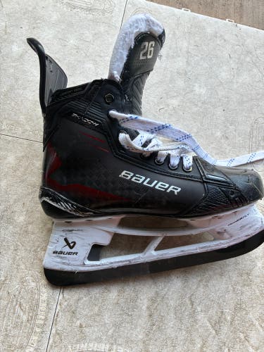 2024 Bauer Supreme Shadow Hockey Skates 8.5 (Used)