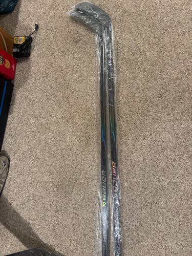 Senior Bauer Vapor Flylite Right Handed Hockey Stick P28M 77 Flex Pro Stock (New)