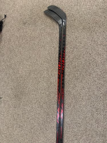 Senior Bauer Pulse Right Handed Hockey Stick P28M 82 Flex Pro Stock (New)
