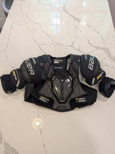 Bauer Supreme M5 Pro Shoulder Pads Size Intermediate Medium