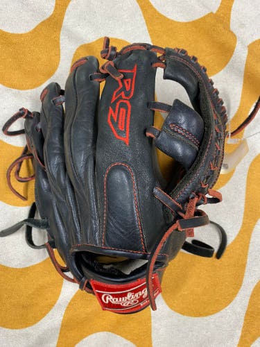 Black Rawlings R9 RH Infield Baseball Glove 11" (Used)