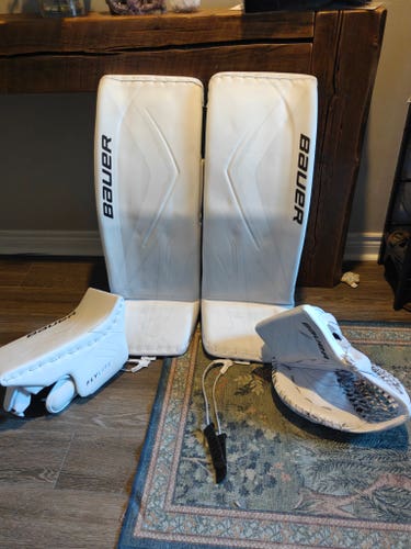 33" 2025 Bauer Flylite Regular Goalie Full Set (Used)