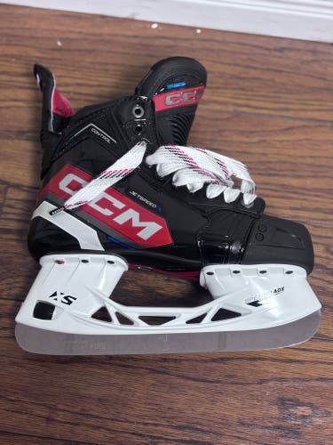 2023 CCM JetSpeed Control Hockey Skates 6.5 Wide (New)