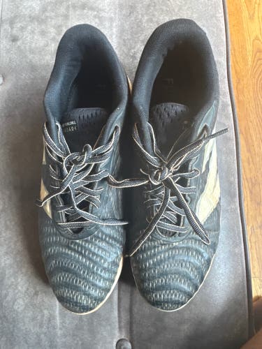 Black Men's Size M 10.0 (W 11.0) Adult New Balance Metal Cleats (Used)