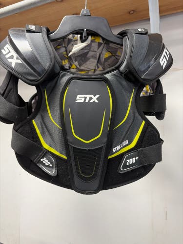 Large Youth STX Stallion 200 Shoulder Pads (Used)