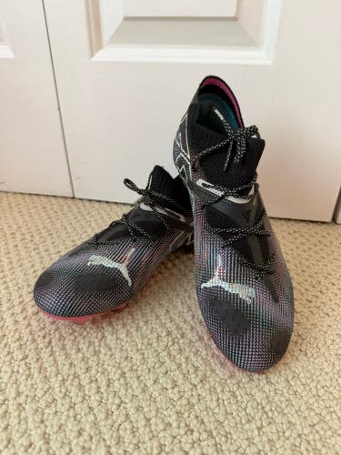 Black Women's 7Y (Big Kids / Youth) Puma Future Cleats (Used)