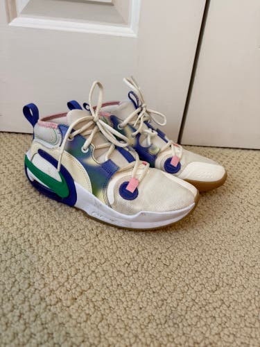 Kid's 5Y (Big Kids / Youth) Nike Shoes (Used)