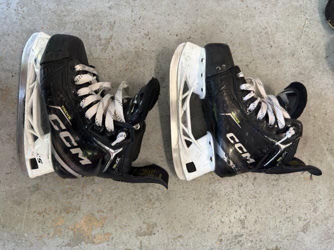 2024 CCM Tacks XF 80 Hockey Skates Regular Width Size 2 (Used) Junior