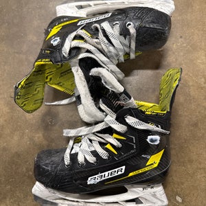 Bauer Supreme M4 Hockey Skates Extra Wide Width Size 3.5 (Used)