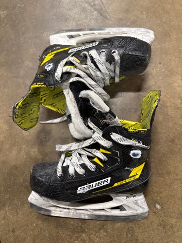 Bauer Supreme M4 Hockey Skates Extra Wide Width Size 3.5 (Used)
