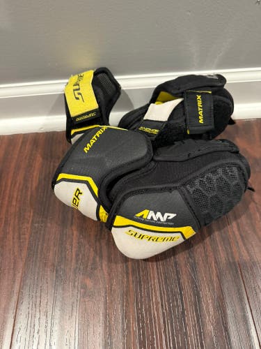 Junior Medium Bauer Supreme Matrix Elbow Pads (Used)