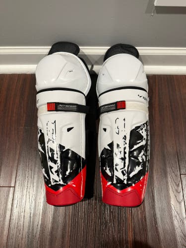 Junior CCM JetSpeed Vibe 12" Shin Pads (Used)