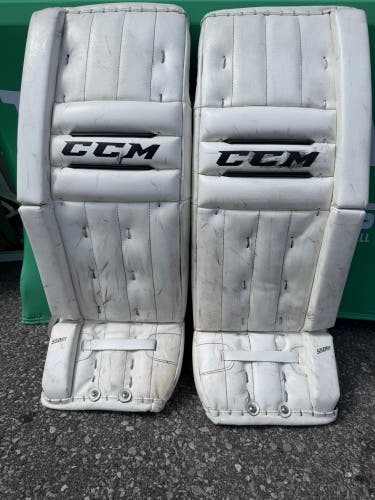 30"+1 Intermediate CCM Retro Flex Goalie Leg Pads