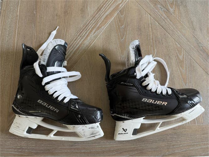 2024 Bauer Supreme Shadow Hockey Skates Regular Width Pro Stock 9 (Used)