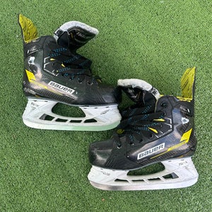 Junior Bauer Supreme Ignite Pro+ Hockey Skates | Size 3.5