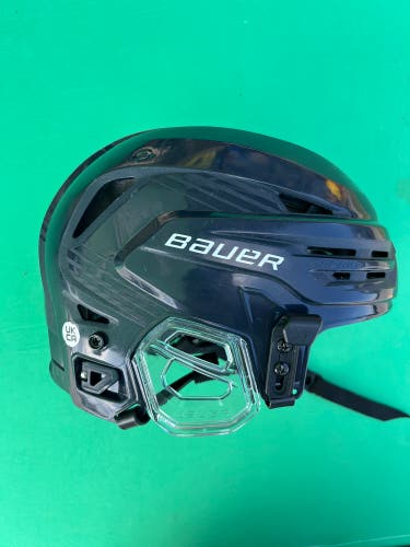 Small Bauer Re-Akt 85 Helmet
