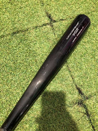 Victus V-Cut Maple Bat 32" (Used)