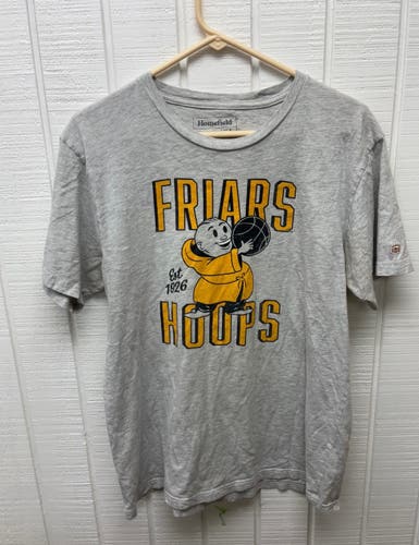 Homefield Providence Friars Basketball Men’s Large Retro Tee Ash Gray Sportswear