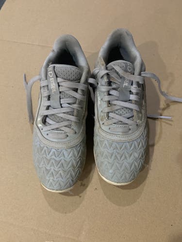 Kid's 1.5Y (Big Kids / Youth) Under Armour (Used)