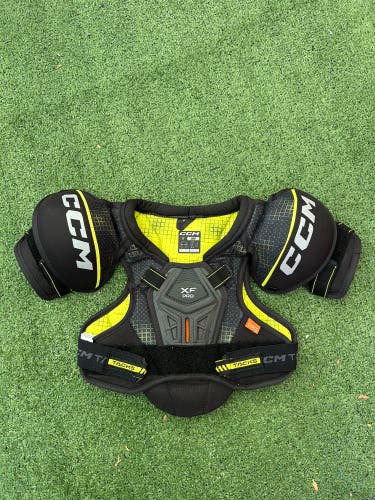 Youth Large CCM Tacks XF Pro Shoulder Pads