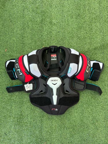 Medium Junior CCM JetSpeed FT6 Shoulder Pads (Used)