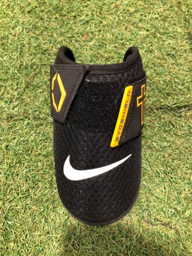 Junior Nike Elbow Protection (Used)