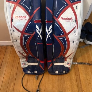 White 28" Junior Reebok 7000 Jr Goalie Leg Pads (Used). Good  blue & white