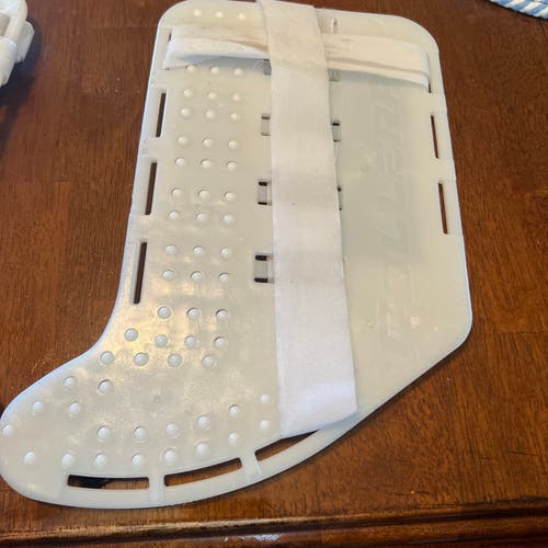 ROLLERFLY SLIDE PLATES. Jr size fits 28 plus 1 pads
