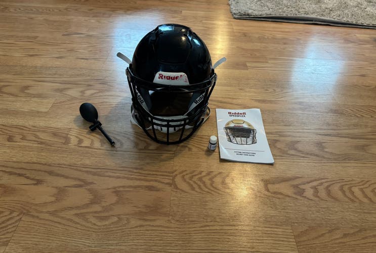 Black Youth Medium Riddell SpeedFlex Helmet (Used)