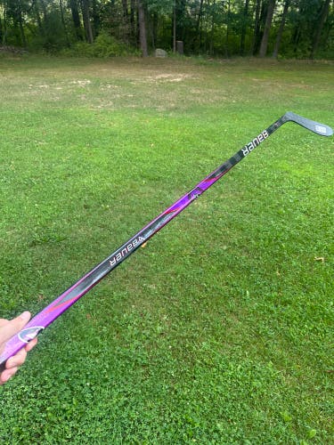 Senior Bauer Nexus 2N Pro Right Handed Hockey Stick P28 77 Flex (New)