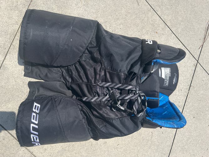 Men's Senior Medium Bauer HP Perf Hockey Pants (Used)