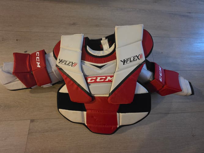 Large/Extra Large CCM YTFlex 2 Goalie Chest Protector (Used)
