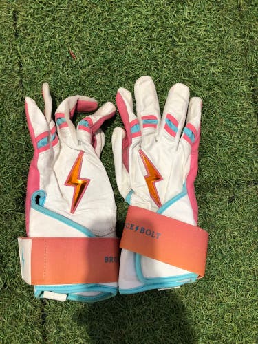 White XXL Bruce Bolt Batting Gloves (Used)