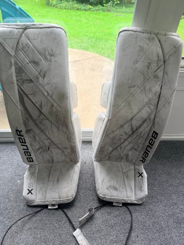 32" Bauer Vapor X5 Pro Goalie Leg Pads (Used)