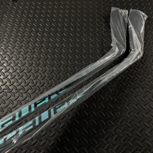 *NEW* >  2 Pack Bundle - SR Bauer Pulse Left Hand Hockey Stick P28 70 Flex - TEAL