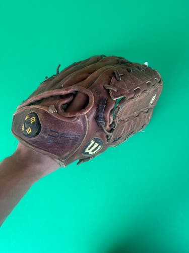 Wilson A2051 DFS Series RH Baseball Glove 12.5" (Used)