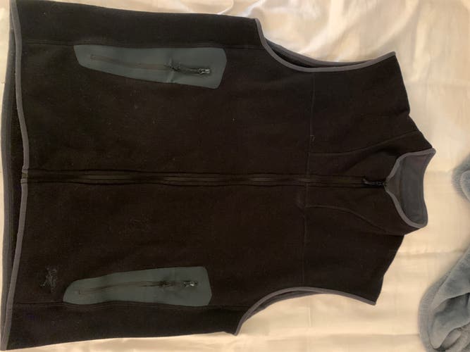 Black XL Men's Arc'teryx Vest (Used)