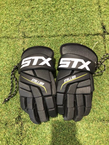 Youth Medium STX Stallion 200 Lacrosse Gloves (Used)