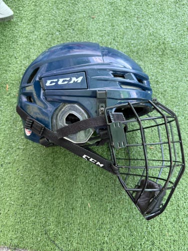 Large CCM Tacks 910 Helmet
