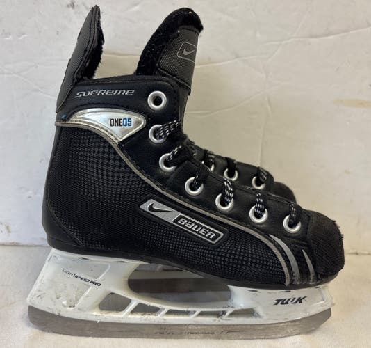 Black Bauer Supreme One05 Hockey Skates Regular Width 13 (Used)