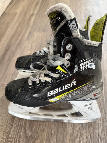 2023 Bauer Vapor X4 Hockey Skates Extra Wide Width Size 2.5 (Used)